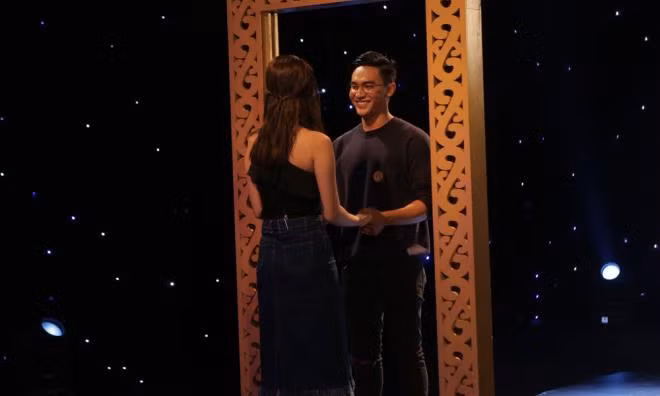 Lựa chọn của trái tim: Để giành được trái tim bạn gái, ngồi nhặt hết hạt của một trái thanh long ảnh 11