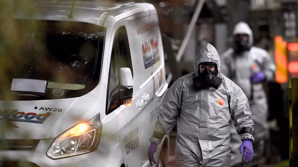 Không phải Nga, chỉ hai quốc gia này có chất độc Novichok hạ gục cựu điệp viên Skripal? ảnh 1