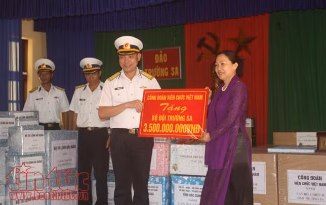 Công đoàn Viên chức Việt Nam vững bước trong hành trình mới ảnh 1
