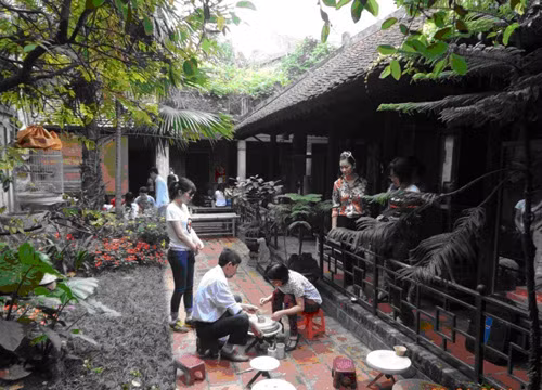 Nhà cổ Vạn Vân hội tụ tinh hoa gốm ảnh 1