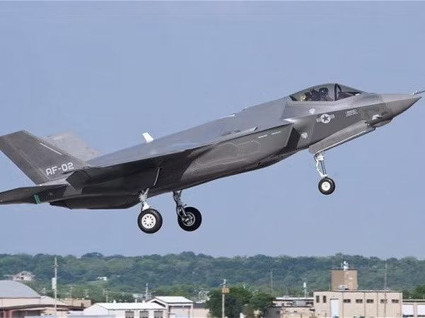Mỹ tạm đình bay 'siêu chiến đấu cơ' F-35 ảnh 1