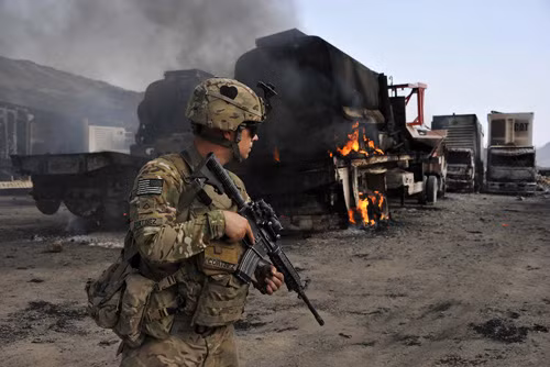 Taliban tấn công căn cứ hậu cần Mỹ ở Afghanistan ảnh 1