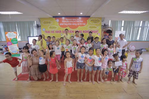 Cho con một kỳ nghỉ hè ý nghĩa - Bài 1: Muôn kiểu học hè ảnh 1