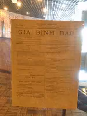 Người trẻ sưu tập báo cổ ảnh 5