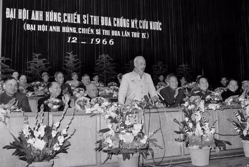 Thi đua là yêu nước ảnh 1