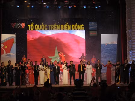 Hơn 100 triệu đồng ủng hộ quỹ “Vì Trường Sa thân yêu” ảnh 3
