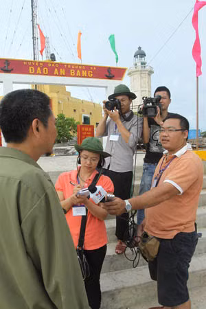 Chuyến công tác xúc động và ý nghĩa ảnh 1