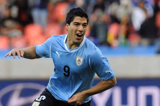 Đội tuyển Uruguay nín thở chờ Luis Suarez ảnh 1