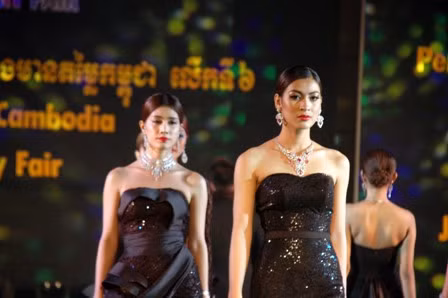 Hội chợ đá quý Campuchia 2014 ảnh 6