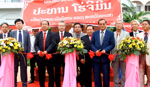 Khánh thành khuôn viên tưởng niệm Chủ tịch Hồ Chí Minh tại Lào ảnh 1