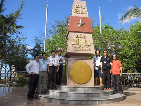 Âm nhạc hướng về biển đảo ảnh 1