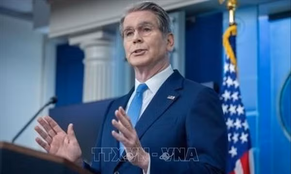 Bộ trưởng Tài chính Mỹ Scott Bessent phát biểu họp báo tại Washington, DC. Ảnh: Kyodo/TTXVN phát
