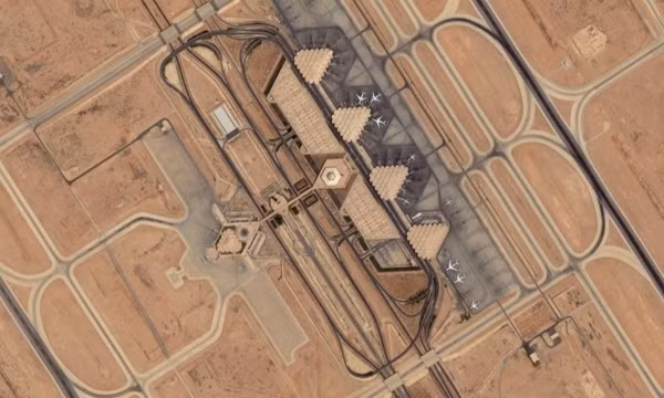 Hình ảnh vệ tinh Sân bay Quốc tế King Khalid ở Riyadh, Saudi Arabia. Ảnh: Wikimedia Commons