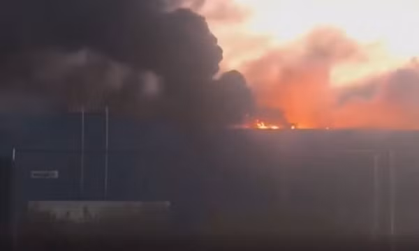Ukraine đánh vào 'huyết mạch' số, cuộc sống người dân Nga đảo lộn