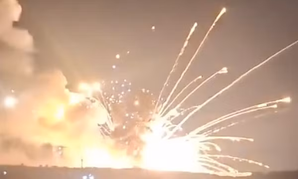 Hình ảnh vụ nổ kho vũ khí tại Syria. Ảnh: gulfnews.com