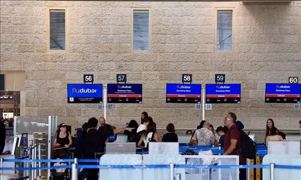 Khu vực check-in của hãng hàng không Flydubai tại sân bay quốc tế Ben Gurion gần Tel Aviv, Israel, ngày 30/9/2026. Ảnh: THX/TTXVN phát