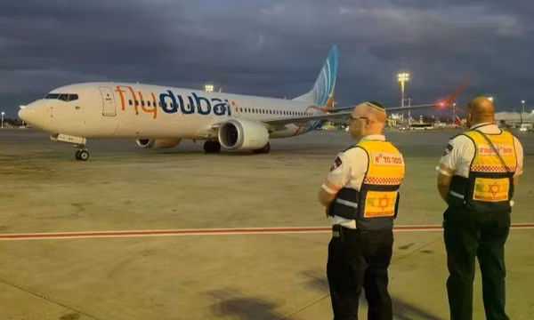 Chuyến bay cứu hộ của hãng FlyDubai chở hành khách trên chuyến bay FZ1073 hạ cánh tại Israel ngày 30/9/2026. Ảnh: Tổ chức cứu hộ MDA 
