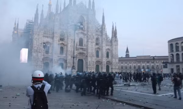 Biểu tình ở Milan, Italy ngày 17/10. Ảnh: Tân Hoa xã