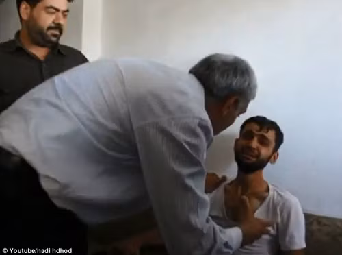 Nghẹn ngào tình cha con ở Syria ảnh 4