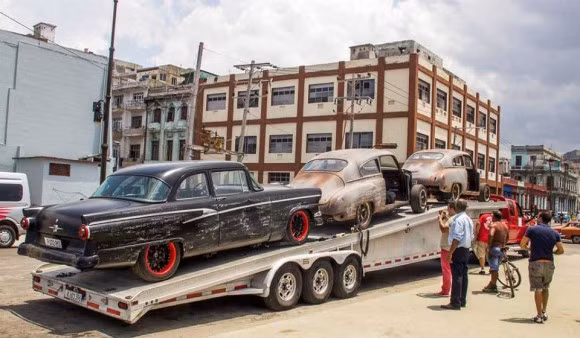 Đoàn phim “Fast & Furious 8” đại náo Cuba ảnh 2