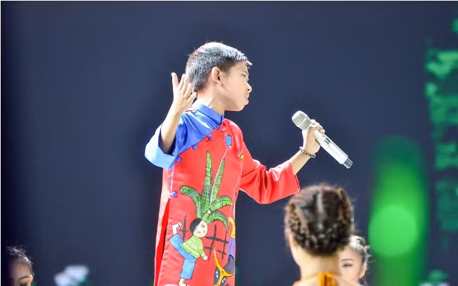 The Voice Kids 2017: Đình Tâm lần đầu tiên biết múa trong 'Giọt sương bay lên' ảnh 5