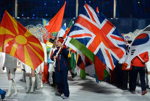 Gấu Sochi 'rơi lệ' trong lễ bế mạc ảnh 8