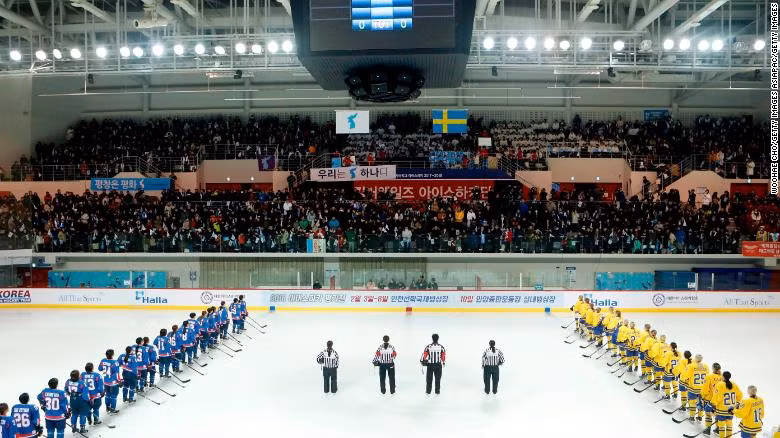 Đội hockey nữ liên Triều lần đầu ra sân thi đấu ảnh 1