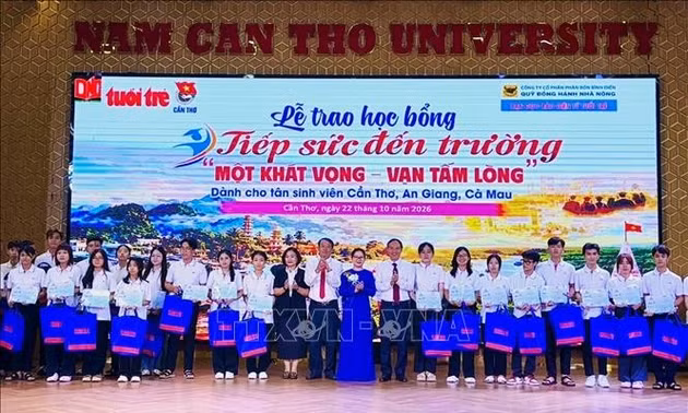 Học bổng 'Tiếp sức đến trường': Một khát vọng - Vạn tấm lòng