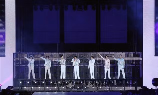BTS lập kỷ lục doanh thu bán vé, tour thế giới có thể chạm mốc 1 tỷ USD