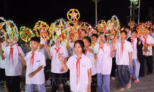Tết Trung thu thắp sáng những ước mơ tuổi thơ