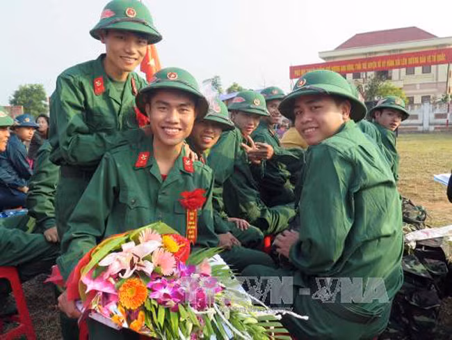 Tuổi trẻ cả nước nô nức tòng quân ảnh 2