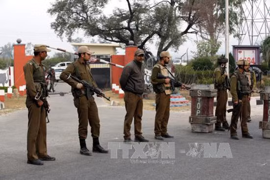 Lại xảy ra nổ súng qua biên giới Pakistan-Ấn Độ ảnh 1