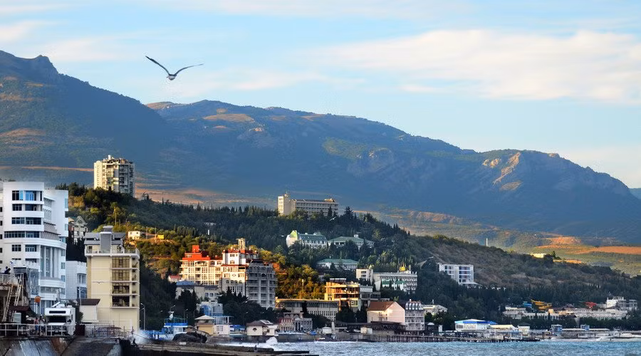 Ông Trump cứng rắn, đề nghị Nga ‘trả’ Crimea cho Ukraine ảnh 1