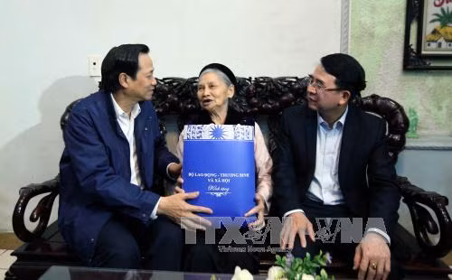 Giải quyết căn bản, trọn vẹn hồ sơ người có công tồn đọng tại các địa phương ảnh 2