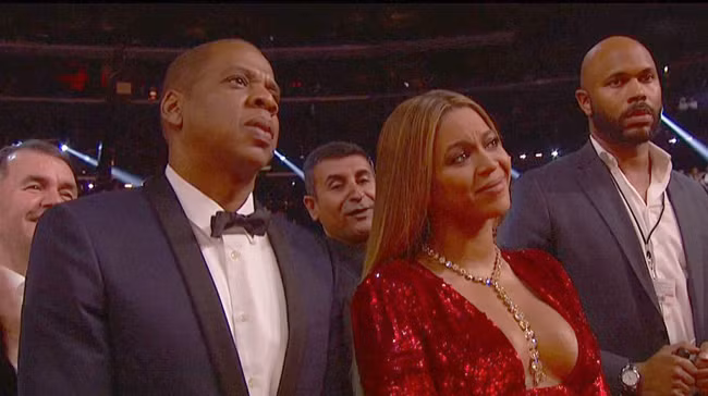 Adele bẻ đôi cúp Grammy để vinh danh Beyoncé ảnh 3