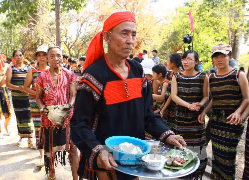 Cúng làng - nét văn hóa truyền thống độc đáo ở Tây Nguyên ảnh 1