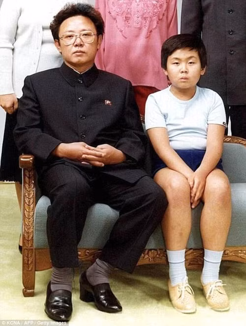 Những hình ảnh hiếm hoi về anh trai vừa chết của ông Kim Jong-un ảnh 7