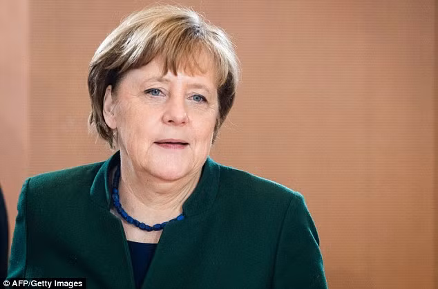 Bà Merkel trả tiền mặt để người tị nạn rời Đức ảnh 1