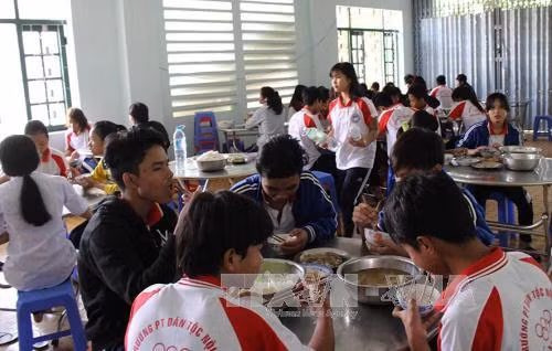 Quan tâm thực hiện chính sách đối với học sinh, sinh viên dân tộc thiểu số ảnh 2