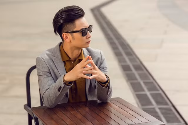 Sáng tác đầu tay của Slim V cho người thất tình lặng lẽ cán mốc triệu view trên Youtube ảnh 2