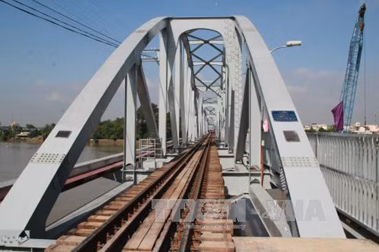 Hướng dẫn áp dụng biện pháp tự vệ chính thức với phôi thép và thép dài nhập khẩu ảnh 1