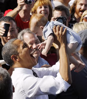 Những hình ảnh ấm áp của Tổng thống Obama bên trẻ nhỏ ảnh 3
