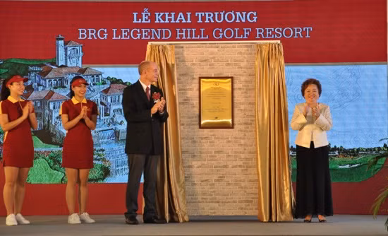 Khai trương sân golf đẳng cấp BRG Legend Hill Golf Resor ảnh 2