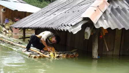 NHNN yêu cầu các TCTD hỗ trợ khắc phục hậu quả thiên tai ảnh 1