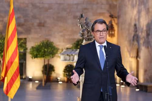 Tây Ban Nha: Catalonia bầu cử sớm vào tháng 9 ảnh 1