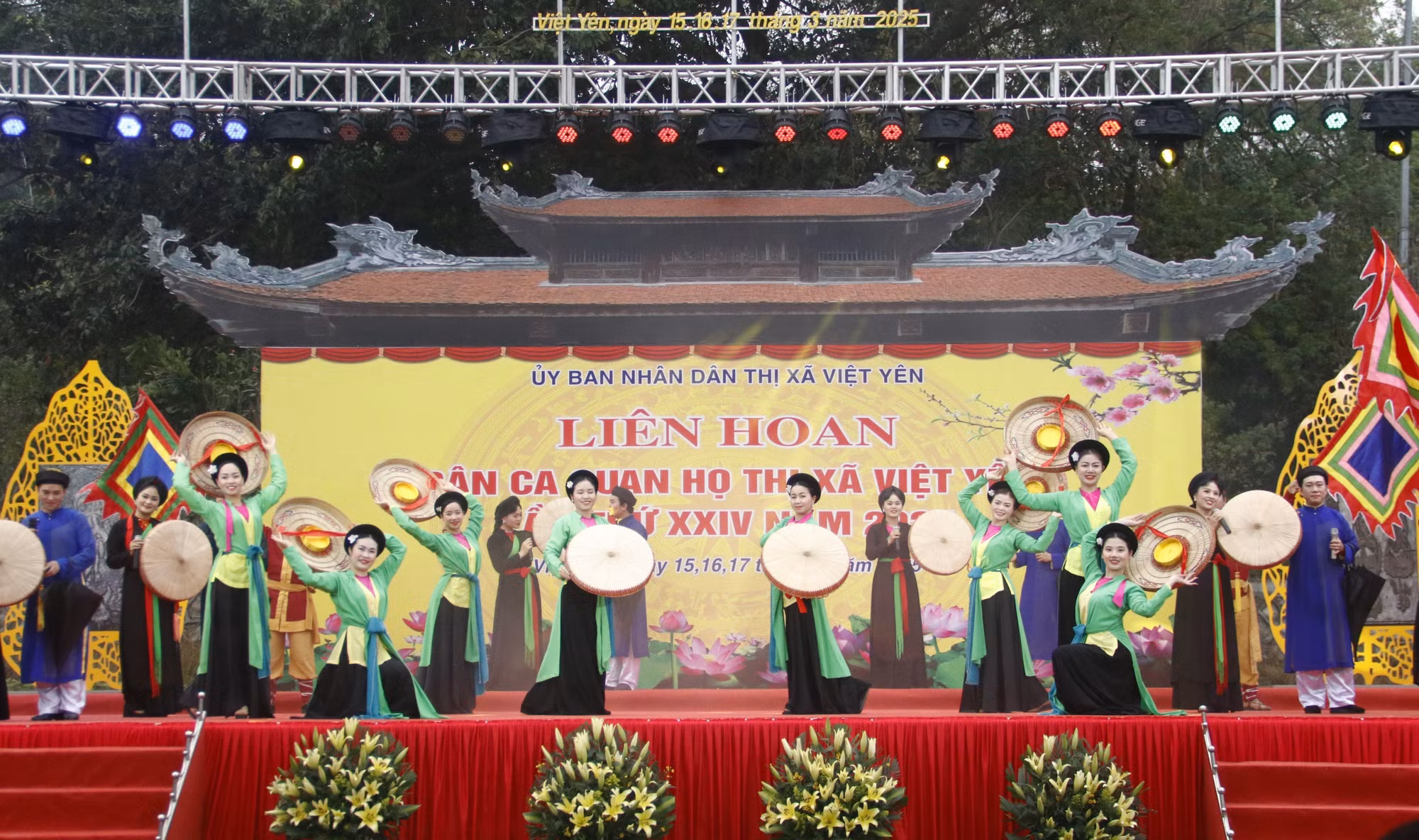 potal-bac-giang-khai-hoi-chua-bo-da-va-lien-hoan-dan-ca-quan-ho-thi-xa-viet-yen-nam-2025-7914485.jpg