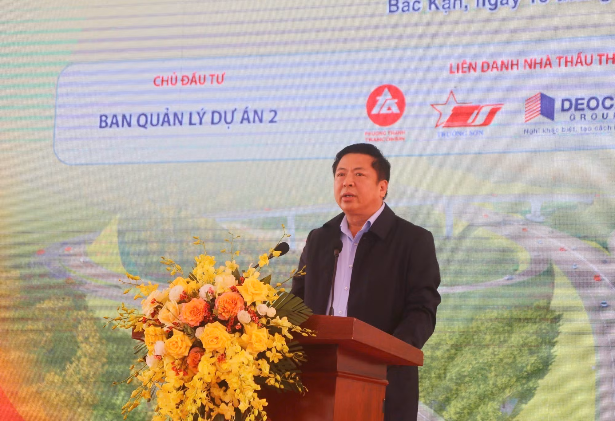 potal-bo-xay-dung-khoi-cong-du-an-dau-tu-xay-dung-tuyen-cho-moi-bac-kan-7914645.jpg