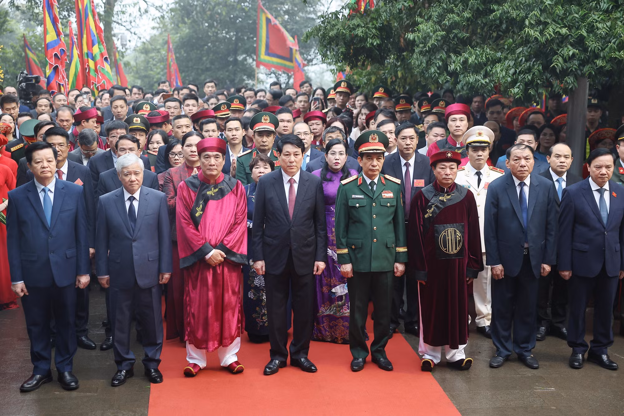 potal-chu-tich-nuoc-luong-cuong-dang-huong-tuong-nho-cac-vua-hung-7957740.jpg