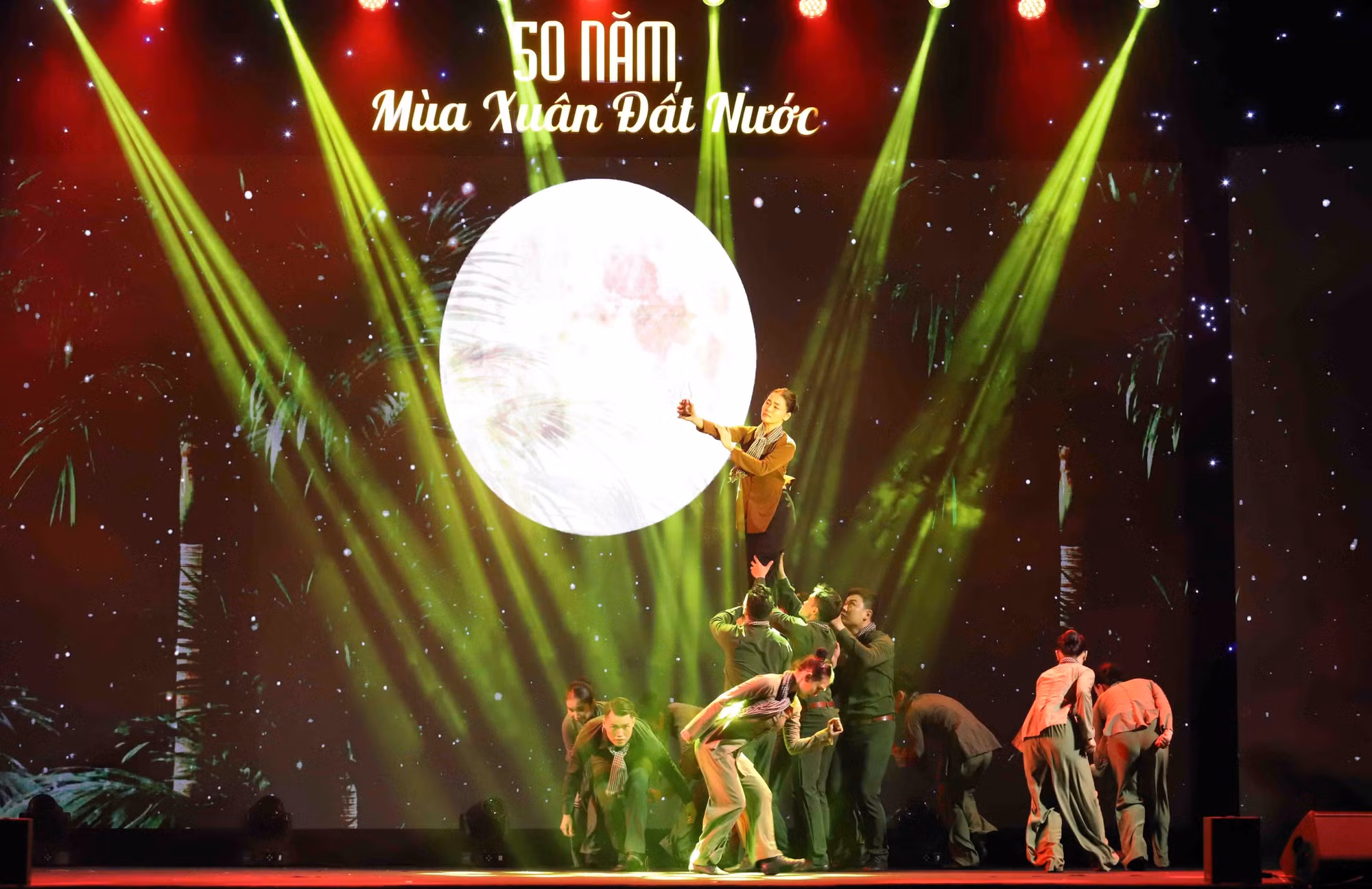 potal-chuong-trinh-nghe-thuat-50-nam-mua-xuan-dat-nuoc-nhung-bai-ca-di-cung-nam-thang-7957408.jpg