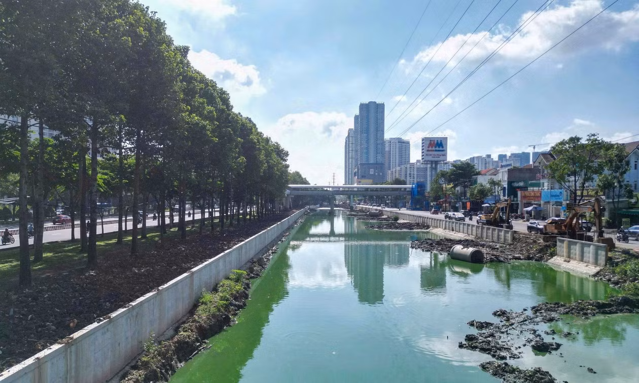 TP Hồ Chí Minh nạo vét rạch Đá Đỏ, tăng khả năng thoát nước